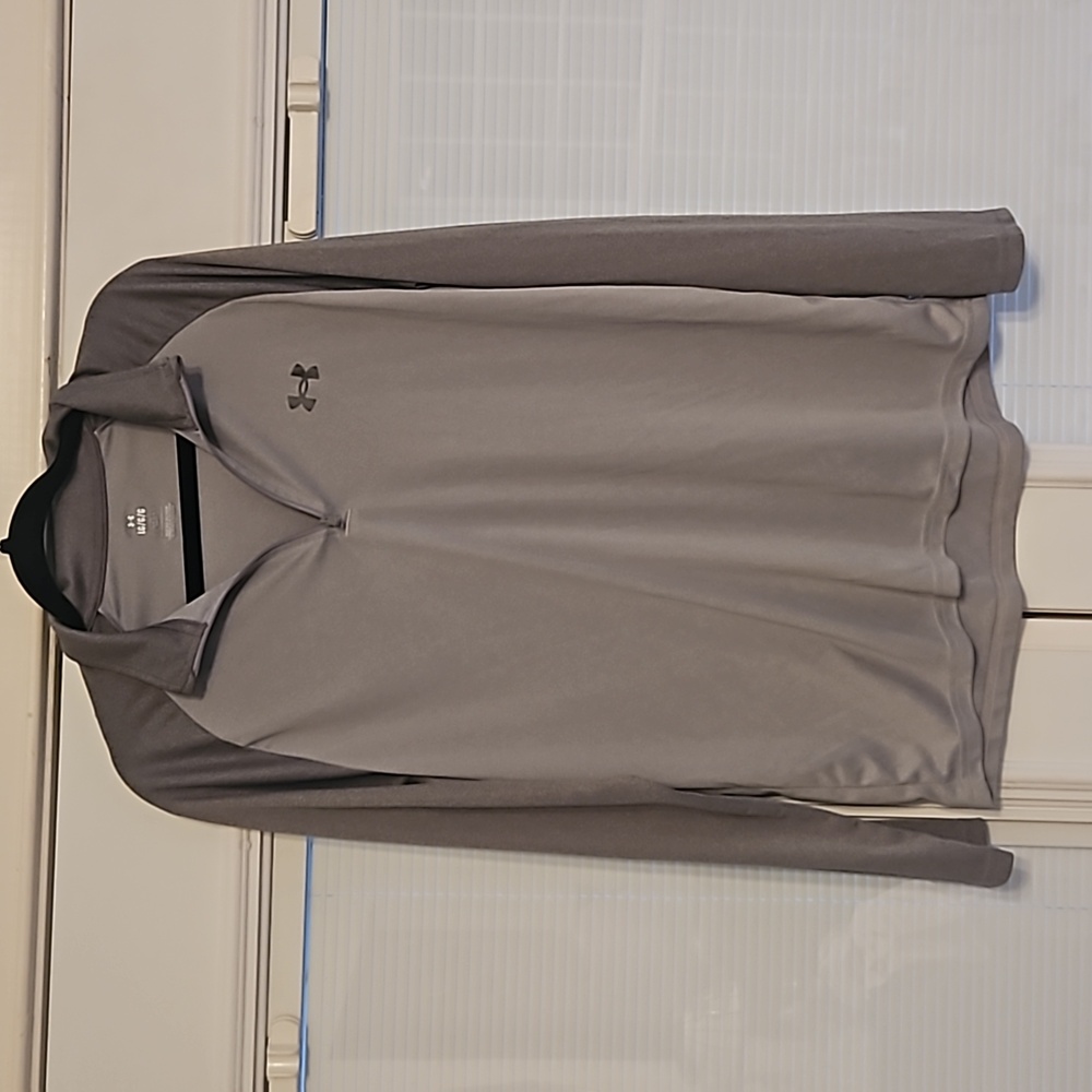 Gray long sleeve pullover